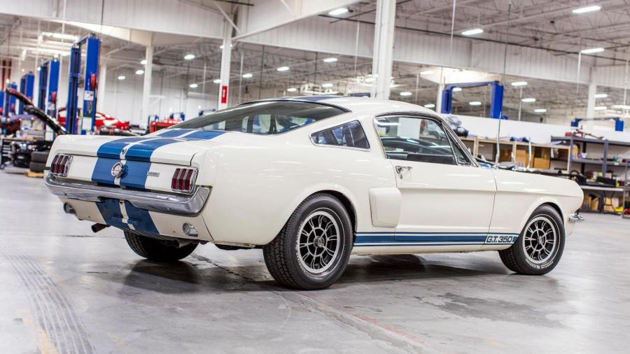  Shelby GT350H owned by Carroll Shelby 1966 года  (фото 9 из 14)